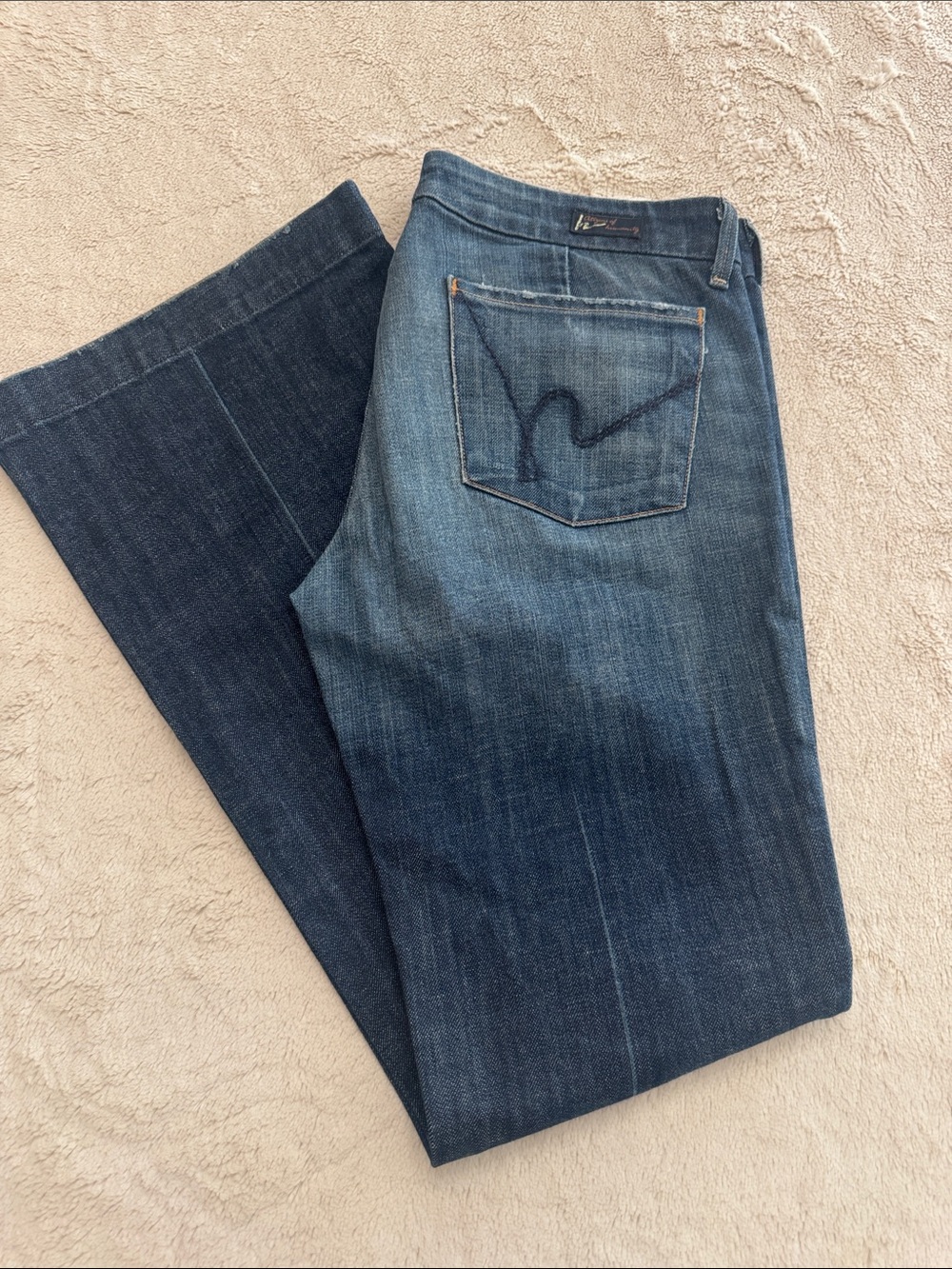 Citizens of Humanity 33” inseam Jeans in Washed Indigo Blue
